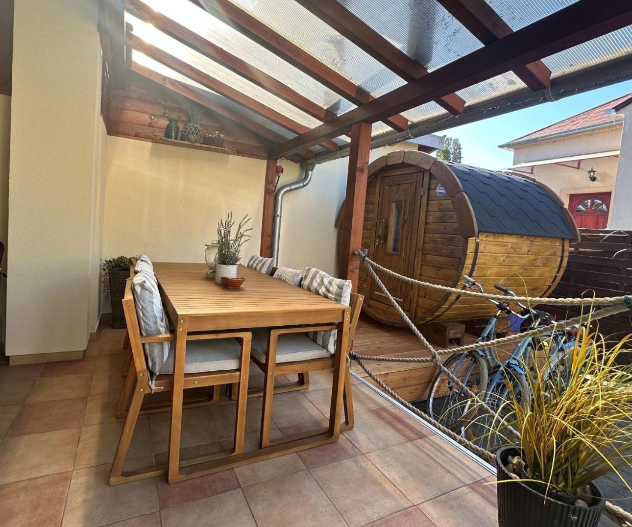 Dora Holiday House & Apartments Keszthely Zewnętrze zdjęcie